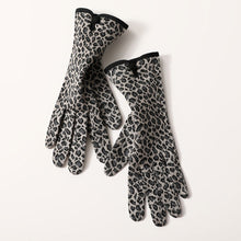 Load image into Gallery viewer, Women Autumn Winter Warm Touch Screen Thin Section Not Bloated Outdoor Cycling Drive Fashion Personality Leopard Elegant Gloves
