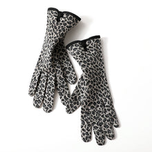 Load image into Gallery viewer, Women Autumn Winter Warm Touch Screen Thin Section Not Bloated Outdoor Cycling Drive Fashion Personality Leopard Elegant Gloves
