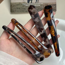 Load image into Gallery viewer, Retro Leopard Print Duckbill Hair Clips Plastic Nonslip Hair Barrettes Fashion Hair Styling Accessories For Women Girls
