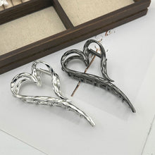 Load image into Gallery viewer, Alloy Heart Elegant Hair Claw Clip Non Slip Large Shark Clip Fashion Women Daily Hair Accessories

