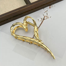 Load image into Gallery viewer, Alloy Heart Elegant Hair Claw Clip Non Slip Large Shark Clip Fashion Women Daily Hair Accessories
