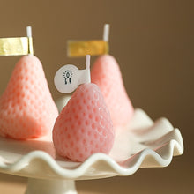 Load image into Gallery viewer, 4/6/9Pcs Strawberry Shaped Scented Aromatherapy Candle Gift Box Handmade Mini Strawberry Candle Party Decoration Home Birthday Gift
