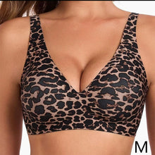 Load image into Gallery viewer, Women's Wireless Seamless Pink Leopard Print Bra Full Cup Soft Thin Support Breathable Deep V Plus Size Underwear
