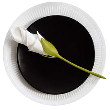 Load image into Gallery viewer, Leaf Flower Design Napkin Holder Elegant Tabletop Tissue Paper Holder for Dining Table Restaurant Kitchen Romantic Home Decor Centerpiece
