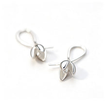 Load image into Gallery viewer, Copper Material Minimalist Magnolia Flower Stud Earrings Light Luxury Jewelry Daily Wear Accessories for Women
