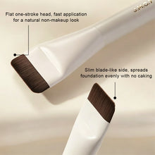 Load image into Gallery viewer, Flat Head Foundation Brush Straight Cut Makeup Brush for Liquid Foundation &amp; Face Mask Application Dense Flat Top Cosmetic Tool
