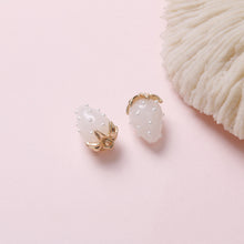 Load image into Gallery viewer, 2Pcs 3D Pearl Resin Strawberry Pendant Charm For DIY Earring Necklace Hairpin Bracelet Jewelry Accessories

