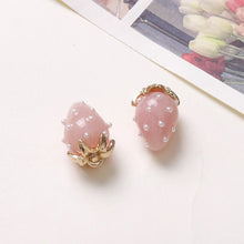 Load image into Gallery viewer, 2Pcs 3D Pearl Resin Strawberry Pendant Charm For DIY Earring Necklace Hairpin Bracelet Jewelry Accessories
