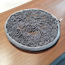 Load image into Gallery viewer, Dogs Snuffle Mat Pet Leak Food Anti Choking Mat Cat Dog Training Blanket Nose Work Toy Pet Slowing Feeding Intelligence Mat
