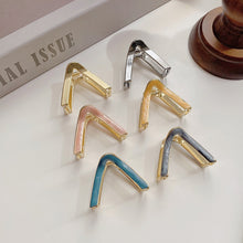 Load image into Gallery viewer, Retro Girl Triangle Clip Small Delicate Hair Clip Cute Temperament Hair Clip Hair Accessories
