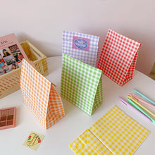 Load image into Gallery viewer, 5pcs/set Korean Style Colorful Plaid Kraft Paper Bag Flower Gift Pakage Bag Present Bag Table Organizing Bag
