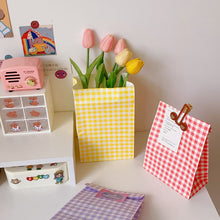 Load image into Gallery viewer, 5pcs/set Korean Style Colorful Plaid Kraft Paper Bag Flower Gift Pakage Bag Present Bag Table Organizing Bag
