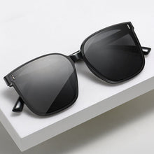 Load image into Gallery viewer, Creative Rice Nail Square Frame Polarized Sunglasses UV Protection Sunglasses Men and Women Outdoor Travel Glasses
