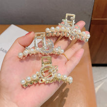 Load image into Gallery viewer, Women Pearl Hairpin Fashion All-match Metal Hair Clip Temperament Hairpin Hair Accessories
