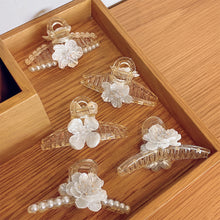 Load image into Gallery viewer, Women Seashell Flower Hairpin Elegant Temperament Hair Clip Fashion All-match Hairpin Hair Accessories
