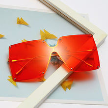 Load image into Gallery viewer, Trendy Siamese Sunglasses Large Frame Fashion Gradient Sunglasses Fashion Men's and Women's Personalized Sun Glasses
