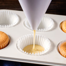 Load image into Gallery viewer, Handheld Cake Paste Funnel Mirror Surface Cake Sugar Dispenser Chocolake Cookie Cupcake Pancake Baking Tool for cake mold
