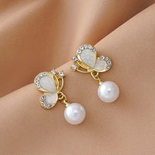 Load image into Gallery viewer, Pearl Butterfly Earrings Elegant Ear Stud Earring Women Jewelry Fashion Accessories
