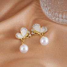 Load image into Gallery viewer, Pearl Butterfly Earrings Elegant Ear Stud Earring Women Jewelry Fashion Accessories

