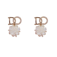 Load image into Gallery viewer, Korea Women S925 Silver Needle Pearl Earrings Micro Diamond Inlaid Flower Earrings
