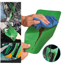 Load image into Gallery viewer, Flexible Car Funnel Oil Guide Plate Flexible Draining Tool Motorcycle Truck Auto Engine Oil Gasoline Filling Tools Accessories
