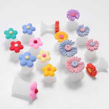 Load image into Gallery viewer, 8pcs/set Toe Separators Toenail Silicone Separators Washable Reusable Toe Separators Nail Art Tools Manicure Accessories
