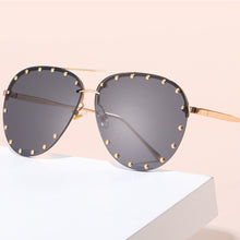 Load image into Gallery viewer, Fashion Trend Sunglasses UV Protection Retro Sunglasses Colorful Outdoor Travel Glasses for Women

