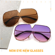 Load image into Gallery viewer, Large Frame Sunglasses Personality Trend Sunglasses UV Protection Retro Sunglasses Outdoor Glasses for Men Women
