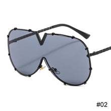 Load image into Gallery viewer, Large Frame Sunglasses Personality Trend Sunglasses UV Protection Retro Sunglasses Outdoor Glasses for Men Women

