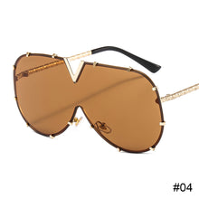 Load image into Gallery viewer, Large Frame Sunglasses Personality Trend Sunglasses UV Protection Retro Sunglasses Outdoor Glasses for Men Women
