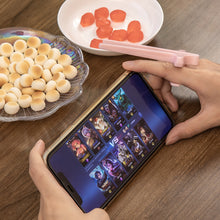 Load image into Gallery viewer, 1Pc Hands-free Snack Chopstick Play Games Finger Chopsticks Easy to Use Plastic Multifunctional Snack Clip Convenient Tong for Gaming
