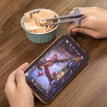 Load image into Gallery viewer, 1Pc Hands-free Snack Chopstick Play Games Finger Chopsticks Easy to Use Plastic Multifunctional Snack Clip Convenient Tong for Gaming
