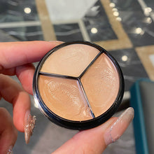 Load image into Gallery viewer, Round Tri-color Concealer Cover Up Spot Acne Marks Dark Circles Tear Ditch Repair Foundation Cream Does Not Take Off Makeup
