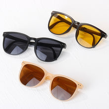 Load image into Gallery viewer, Polarized Foldable Sunglasses Folding Glasses With Case Men Women Mirrored Sun Glasses Folded Super Ultra Light Sunglasses
