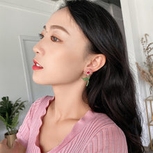 Load image into Gallery viewer, Fashion Personality Rice Beads Flower Earrings Crystal Braided Flower Color Earrings Beaded Cute Fresh Creative Women Jewelry
