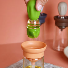 Load image into Gallery viewer, 180ml Kitchen Silicone Oil Bottle Oil Brush Baking Barbecue Grill Oil Brush Dispenser Pastry Steak Oil Brushes Kitchen Baking BBQ Tool
