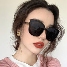 Load image into Gallery viewer, Square Frame Sunglasses Vintage Large Frame Sunglasses Fashion Outdoor UV Protection Sunglasses For Men Women
