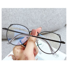 Load image into Gallery viewer, Cute Anti Blue Light Glasses Metal Glasses Frame Flat Glasses Fashion Comfortable Transparent Glasses For Women
