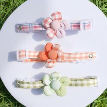 Load image into Gallery viewer, Flower Pet Collar Adjustable Cat Collar Necklace Cute Pet Cat Dog Pendant Safety Collar Four Seasons General Pets Supplies
