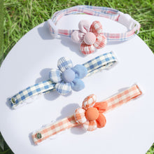 Load image into Gallery viewer, Flower Pet Collar Adjustable Cat Collar Necklace Cute Pet Cat Dog Pendant Safety Collar Four Seasons General Pets Supplies
