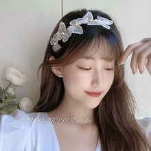 Load image into Gallery viewer, Women Hair Hoops Three-dimensional Butterfly Headband Pearl Hairband Vintage Simple Hair Hoops Hair Accessories
