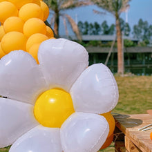 Load image into Gallery viewer, 1Pc White Daisy Flower Foil Balloon Plumeria Helium Ball Wedding Kids Birthday Party Decoration Baby Shower INS Photo Props
