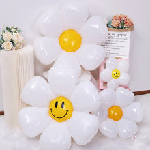 Load image into Gallery viewer, 1Pc White Daisy Flower Foil Balloon Plumeria Helium Ball Wedding Kids Birthday Party Decoration Baby Shower INS Photo Props
