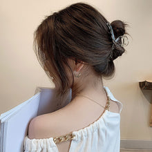 Load image into Gallery viewer, Korean Extra Large Hair Clip for Women Retro Frosted Hair Pin Grab Hair Claw Temperament Barrettes Hair Volume Fashion Accessories
