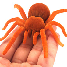 Load image into Gallery viewer, Simulated Spider Toy Cat Electric Vibration Spider Toys Pet Kitten Spider Toys Simution Cockroach Tricky Toys Insect Model
