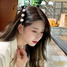 Load image into Gallery viewer, Elegant Bangs Hair Clip Women Cute Hairgrip Barrettes Headwear Alice Braided Design Girl Hairpins Hair Accessories
