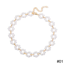 Load image into Gallery viewer, Vintage Pearl Necklace Creative Simple Small Fresh Pearl Clavicle Chain Necklace Jewelry Accessories
