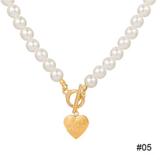 Load image into Gallery viewer, Vintage Pearl Necklace Creative Simple Small Fresh Pearl Clavicle Chain Necklace Jewelry Accessories
