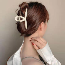 Load image into Gallery viewer, White Simple Acrylic Hair Clip Temperament Shark Clip Headgear Hairpin Fashion All-match Hair Accessories
