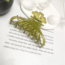 Load image into Gallery viewer, Large Jelly-colored Plate Hair Hairpin Casual Hair Clip Temperament Fashion All-match Hair Accessories
